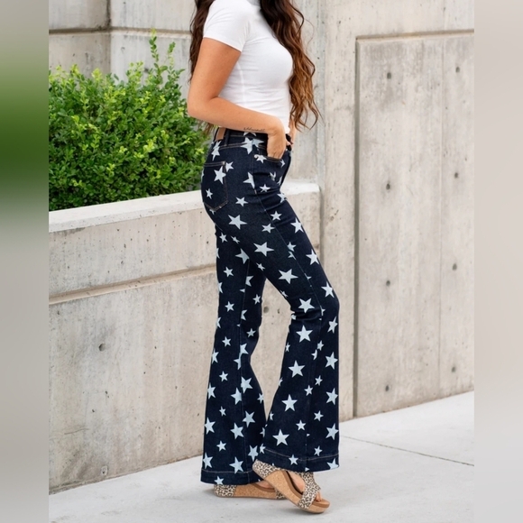Judy Blue High Rise Dark Wash Star Print Flare Jeans Regular Sizes Americana NEW - Picture 8 of 16